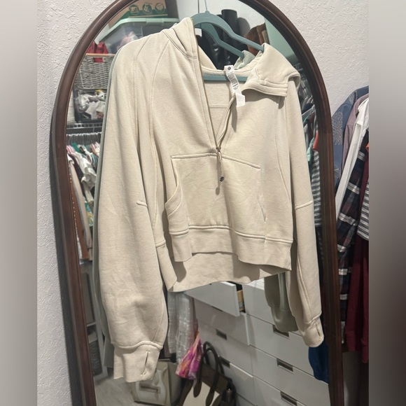 lululemon athletica Tops - Lululemon Bone/Gold Scuba